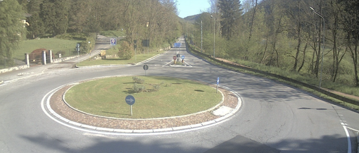 La rotonda di Ganna: la 233 è tornata percorribile (foto webcam Centro Geofisico Prealpino)