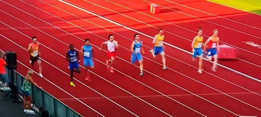 Filippo Cappelletti al centro nel rettilineo finale dei 200 metri agli Europei norvegesi Filippo Cappelletti al centro nel rettilineo finale dei 200 metri agli Europei norvegesi
