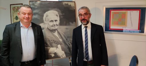 Nella foto: Mauro Ghisellini, direttore di Acof, e Benedetto Scoppola, presidente dell'Opera Nazionale Montessori, nella sede di Roma da cui è stato trasmesso il congresso internazionale dedicato alla storica pedagogista italiana Nella foto: Mauro Ghisellini, direttore di Acof, e Benedetto Scoppola, presidente dell'Opera Nazionale Montessori, nella sede di Roma da cui è stato trasmesso il congresso internazionale dedicato alla storica pedagogista italiana