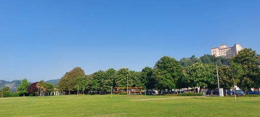 Il Festival del Lago Cromatico ed "Elephant Claps" protagonisti dell'estate di Angera