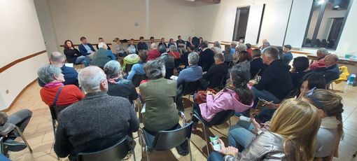 Elezioni Azzate. "Progetto Comune" presenta il programma: «Comunità energetica, riqualificazione ex Pesa e Casa di Comunità»