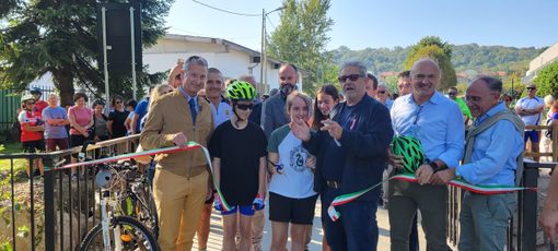 L'inaugurazione del nuovo tratto di pista ciclopedonale Besozzo-Caravate L'inaugurazione del nuovo tratto di pista ciclopedonale Besozzo-Caravate