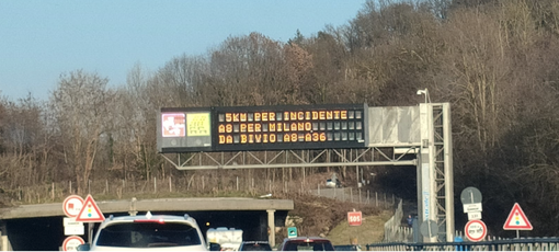 Incidente in Autolaghi: cinque chilometri di coda verso Milano
