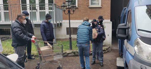 Raccolta di generi alimentari per la Casa della Carità di Varese. Anche quest'anno la Questura scende in campo