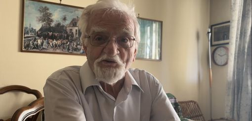 VIDEO. Grilli: «Auguri per un Ferragosto come una volta». E anche con l'educazione di una volta VIDEO. Grilli: «Auguri per un Ferragosto come una volta». E anche con l'educazione di una volta