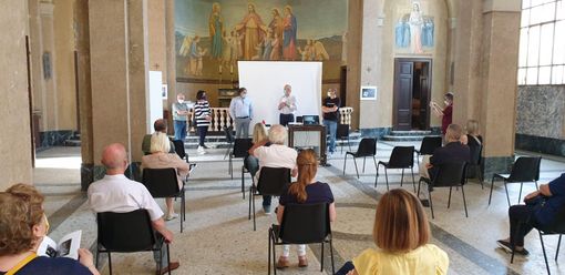 L'inaugurazione della mostra (foto dalla pagina del sindaco) L'inaugurazione della mostra (foto dalla pagina del sindaco)