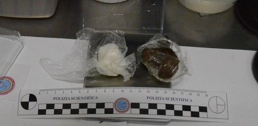 Tre varesini arrestati per spaccio in Liguria. Ad “incastrarli” la prenotazione in albergo Tre varesini arrestati per spaccio in Liguria. Ad “incastrarli” la prenotazione in albergo