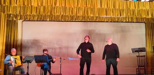 Francesco Pellicini sul palco di Leggiuno per lo spettacolo dedicato a Gigi Riva (foto di Edoardo Cerutti) Francesco Pellicini sul palco di Leggiuno per lo spettacolo dedicato a Gigi Riva (foto di Edoardo Cerutti)