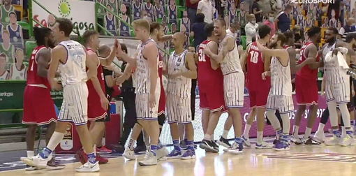 Sassari troppo forte per una Varese opaca: finisce con un'altra sconfitta la Supercoppa biancorossa Sassari troppo forte per una Varese opaca: finisce con un'altra sconfitta la Supercoppa biancorossa