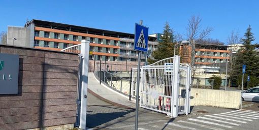 Riapre il grande hotel in zona ippodromo con una nuova gestione romagnola. Accoglierà anche gli atleti dei grandi eventi sportivi Riapre il grande hotel in zona ippodromo con una nuova gestione romagnola. Accoglierà anche gli atleti dei grandi eventi sportivi