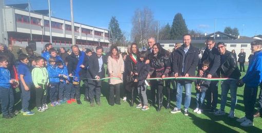 FOTO e VIDEO - Nasce un nuovo campo a Caronno Varesino. Ed è una festa per tutto il paese FOTO e VIDEO - Nasce un nuovo campo a Caronno Varesino. Ed è una festa per tutto il paese