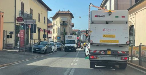 Tutti in coda nella canicola tra Malnate e la Folla