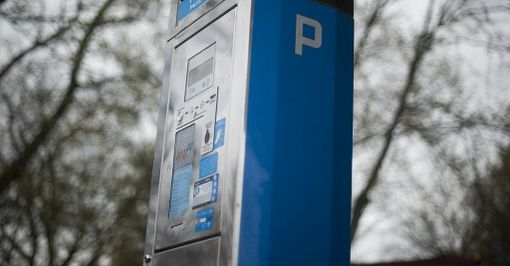 Sosta gratuita per auto elettriche: stop alle autorizzazioni da parte di Agesp