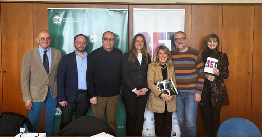 Da sinistra: Danjel Delishi e Alberto Scalera di Social Libreria, l’assessore Enzo La Forgia, Francesca Strazzi, Giovanna Brebbia, Mauro Gervasini, Stefania Barile