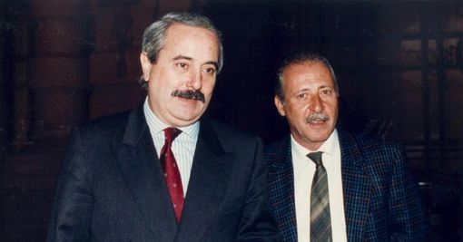 Travedona Monate non dimentica e rende omaggio a Falcone e Borsellino Travedona Monate non dimentica e rende omaggio a Falcone e Borsellino