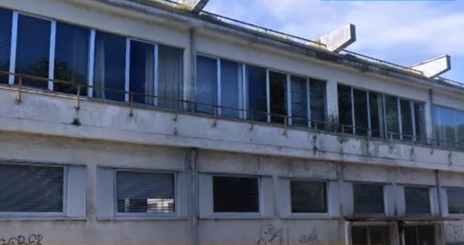 L'ex fabbrica delle Pipe sulla statale 394 a Luvinate