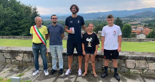 Per Taino è arrivata l'ora di Verità. Tutti i cittadini al Parco per un abbraccio "olimpico" al campione in partenza: «Pronto a dare tutto» Per Taino è arrivata l'ora di Verità. Tutti i cittadini al Parco per un abbraccio "olimpico" al campione in partenza: «Pronto a dare tutto»