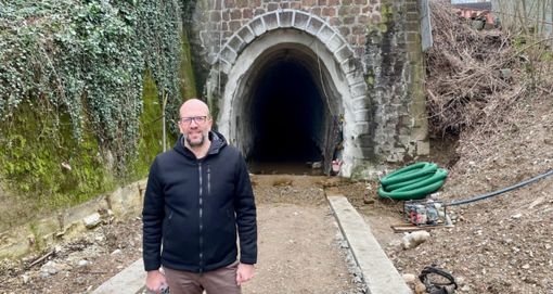 Il sindaco Marco Cavallin all'uscita del tratto di ciclopedonale coperto