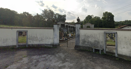 «Al cimitero di Capolago per ricordare la mia mamma... hanno rubato l'angelo in bronzo che riposava con lei. Una ferita che fa male al cuore»