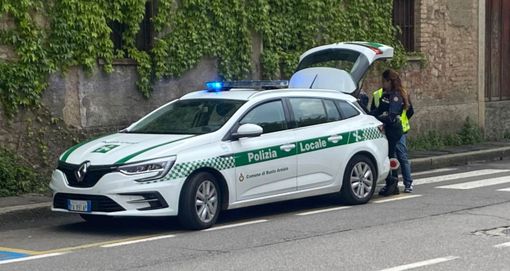 Incidente stradale in centro a Busto, ferito un 71enne