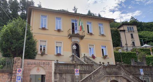 Il municipio di Porto Ceresio Il municipio di Porto Ceresio