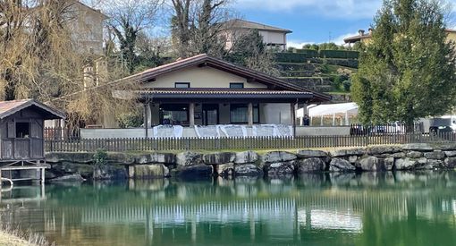Nuova gestione per la Capannina sul Lago, ad Arcisate in via Cantello 91