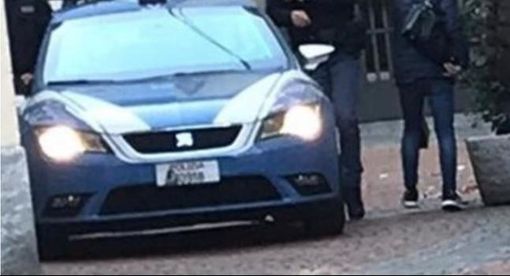 Il momento del controllo oggi in centro a Varese