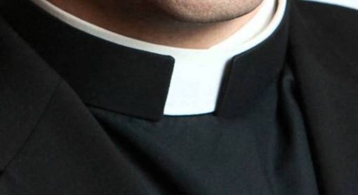Don sospeso dalla Diocesi di Milano: avviata indagine canonica dopo segnalazioni di comportamenti inappropriati