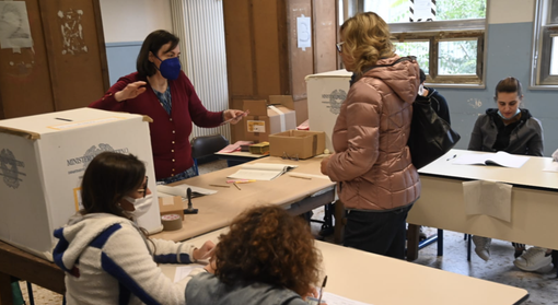 Elezioni, anche in provincia di Varese affluenza in calo: alle 19 ha votato il 56% degli elettori. Italia ferma al 51%