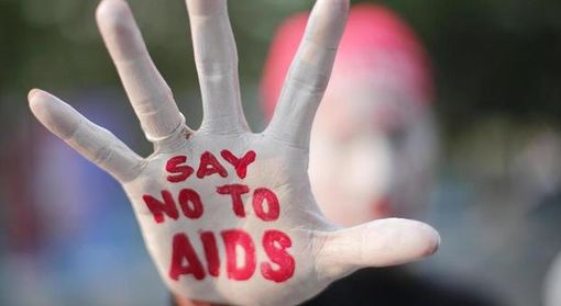 Giornata per la lotta contro l’AIDS: Arcigay, Croce Rossa e SISM in piazza a Varese con i test HIV e sifilide Giornata per la lotta contro l’AIDS: Arcigay, Croce Rossa e SISM in piazza a Varese con i test HIV e sifilide
