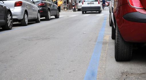 «I parcheggi dell'Ospedale del Ponte una vicenda senza fine». Ma le multe non aspettano...