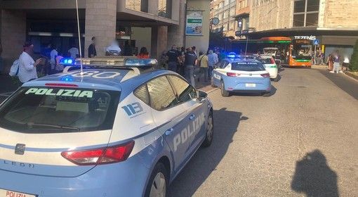 «Noi, ostaggio di un gruppo di ragazzini a cui non si può chiedere neppure di abbassare la musica senza il rischio di essere aggrediti» «Noi, ostaggio di un gruppo di ragazzini a cui non si può chiedere neppure di abbassare la musica senza il rischio di essere aggrediti»