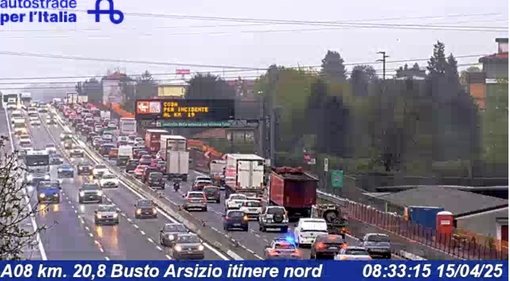 Carambola sull'Autolaghi: soccorsi in azione. Cinque chilometri di coda verso Milano