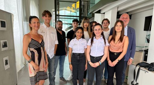 A Lavena Ponte Tresa apre l'Ufficio Turistico, a guidarlo saranno gli studenti A Lavena Ponte Tresa apre l'Ufficio Turistico, a guidarlo saranno gli studenti