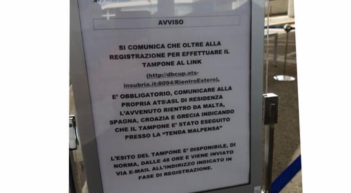 Chiuso in casa a guardare la mail: Lorenzo è tornato dalla Spagna lunedì ma aspetta ancora l'esito del tampone