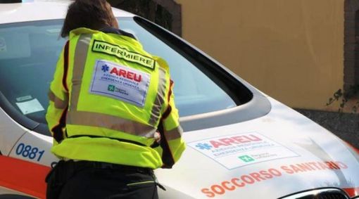 Auto fuori strada a Brezzo di Bedero: soccorso un uomo di 57 anni