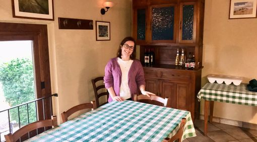 Irene, che assieme alla mamma Cristina, gestisce l'agriturismo del Ronco di Casarico