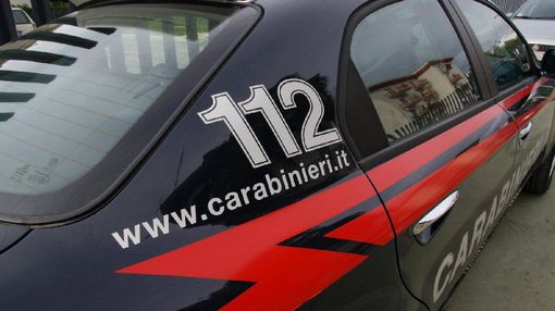 Ragazza aggredita da un anziano mentre passeggia, paura a Ferrera di Varese