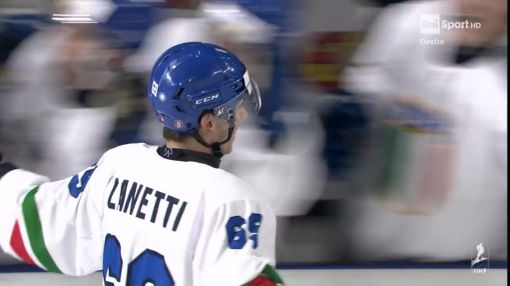 Marco Zanetti, 23 anni, malnatese segna il 3-1 del Blue Team alla Polonia nel Mondiale in Romania