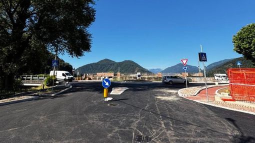 La nuova rotonda di Porto Ceresio La nuova rotonda di Porto Ceresio