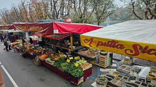 Il mercato settimanale di Sesto Calende Il mercato settimanale di Sesto Calende