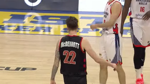 Sean McDermott, autore di 20 punti e 6/8 da tre Sean McDermott, autore di 20 punti e 6/8 da tre