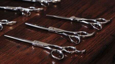 Una serata dedicata ai parrucchieri, per conoscere le “Ferrari delle forbici”