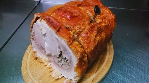 A Luvinate, tutta da gustare, arriva la porchetta abruzzese di Campli