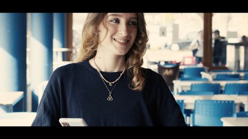 Alcuni fotogrammi del video «Believe»