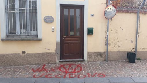 I no vax vandalizzano la sede Pro Loco di Olgiate Olona I no vax vandalizzano la sede Pro Loco di Olgiate Olona
