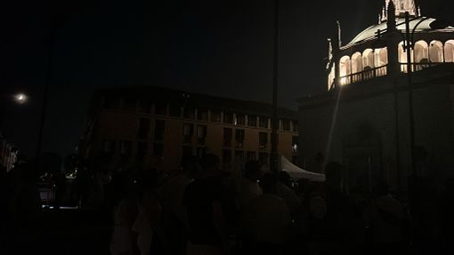 Blackout in centro. Busto al buio per dieci minuti Blackout in centro. Busto al buio per dieci minuti