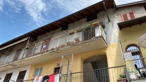 La casa di corte dove viveva Carmela, all'ultimo piano