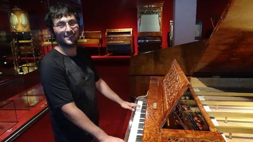 Manuel Pintau festeggia i suoi 18 anni con un concerto benefico tra musica e poesia Manuel Pintau festeggia i suoi 18 anni con un concerto benefico tra musica e poesia