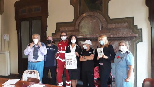 Al “Sociale” la presentazione del libro di Lucio Piccoli. Tra risate e solidarietà Al “Sociale” la presentazione del libro di Lucio Piccoli. Tra risate e solidarietà